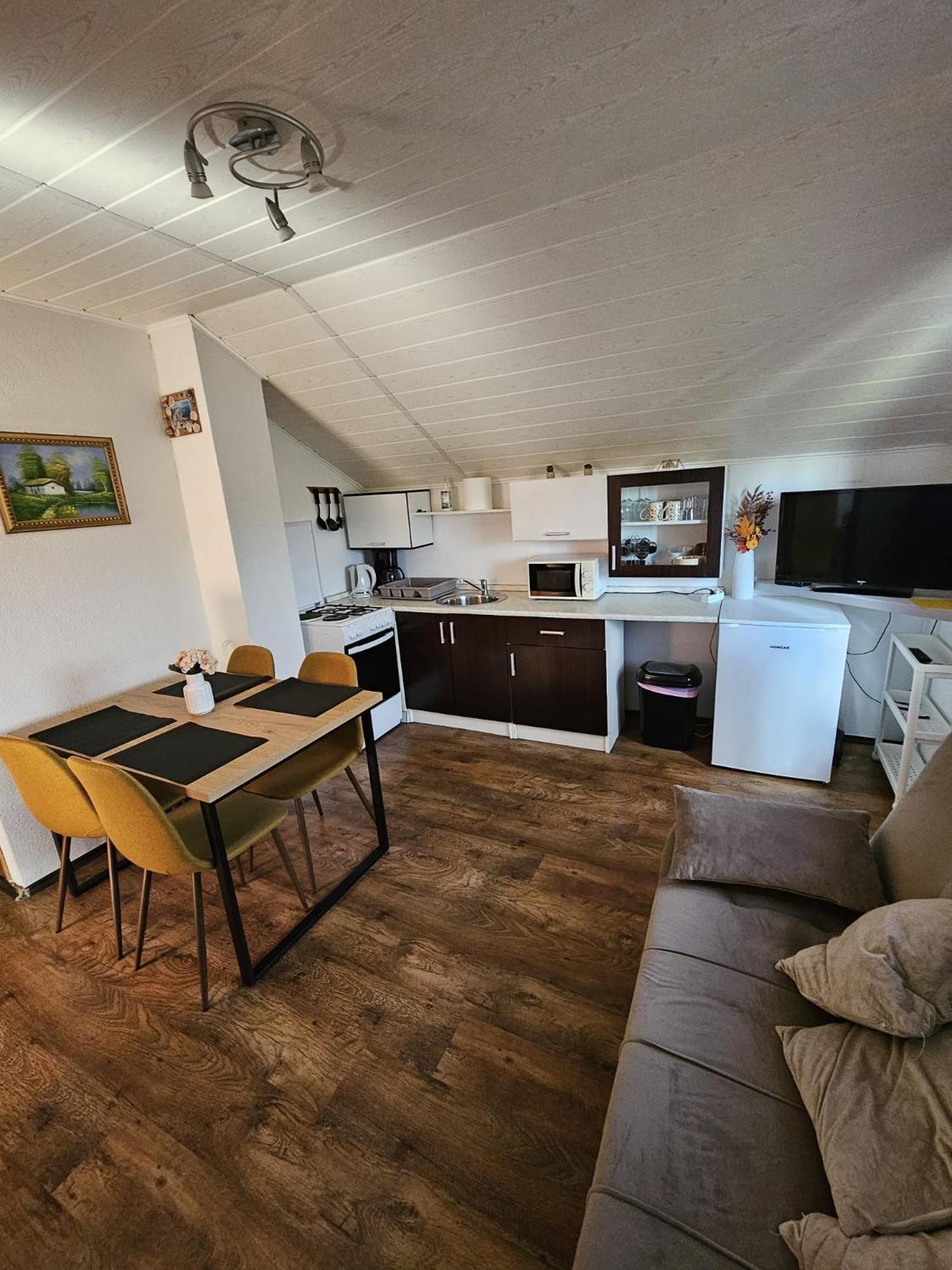 House Petra Apartment Раковица Екстериор снимка