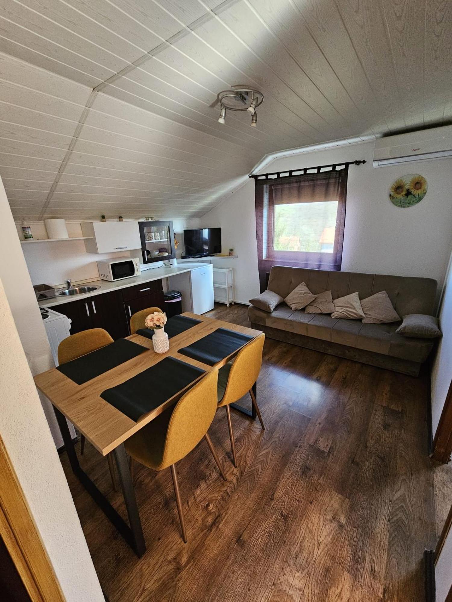 House Petra Apartment Раковица Екстериор снимка