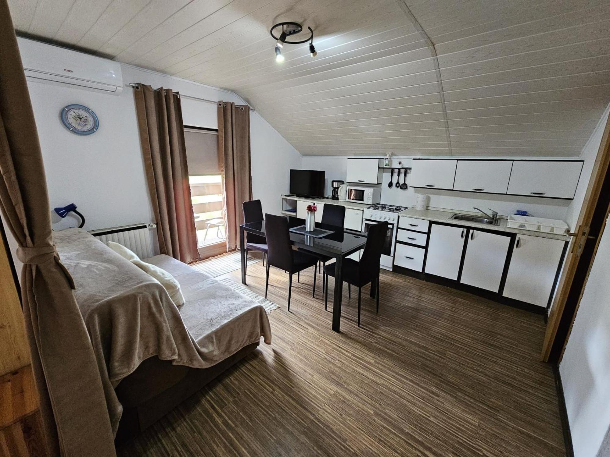 House Petra Apartment Раковица Екстериор снимка