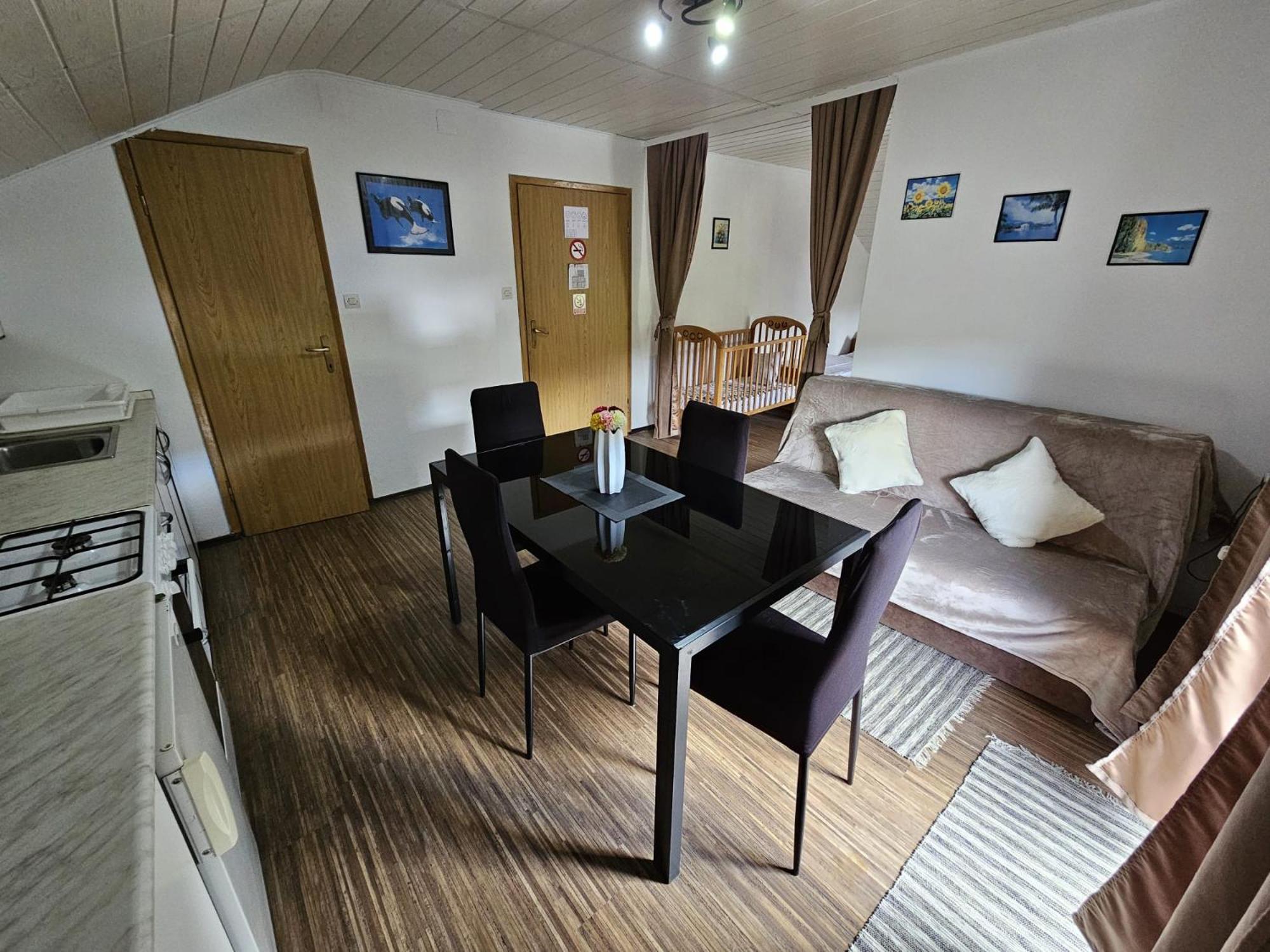House Petra Apartment Раковица Екстериор снимка
