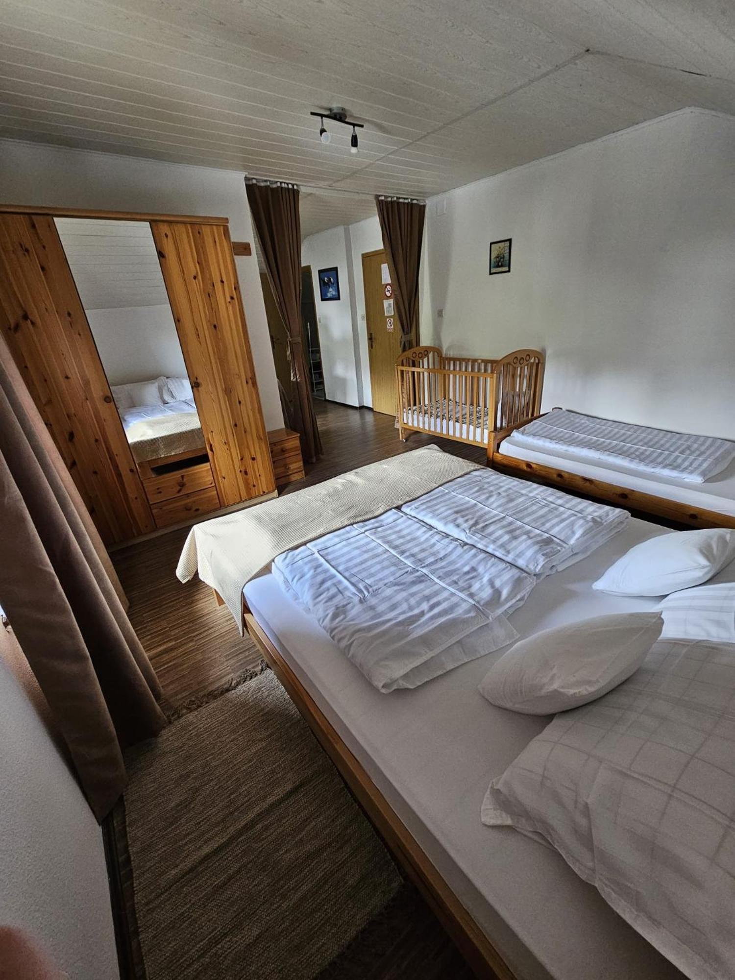 House Petra Apartment Раковица Екстериор снимка