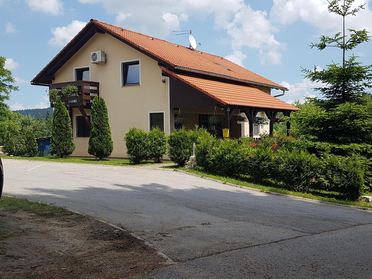 House Petra Apartment Раковица Екстериор снимка